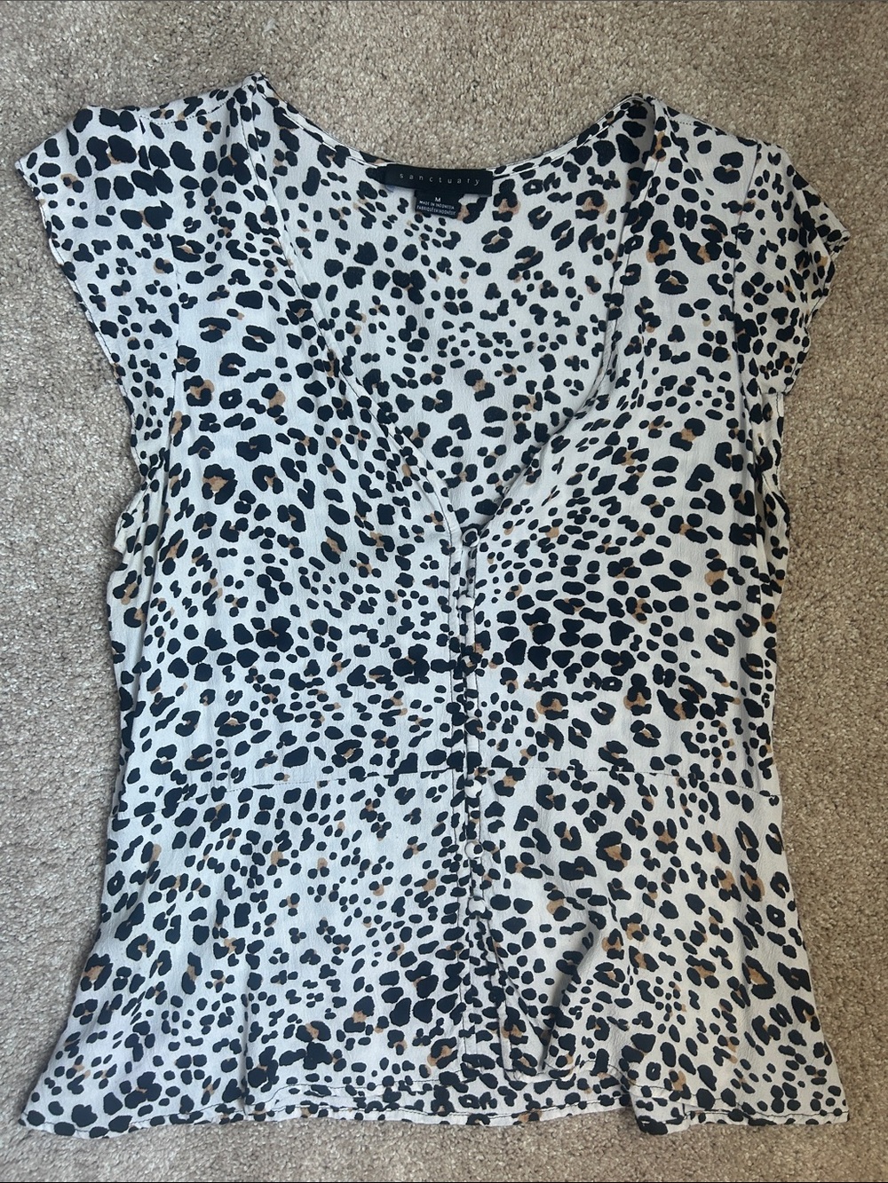 Sanctuary Animal Print Cap Sleeve Button-Front Top in White/Black/Tan